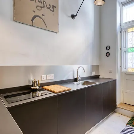 The 1br Home, Steps From Seafront