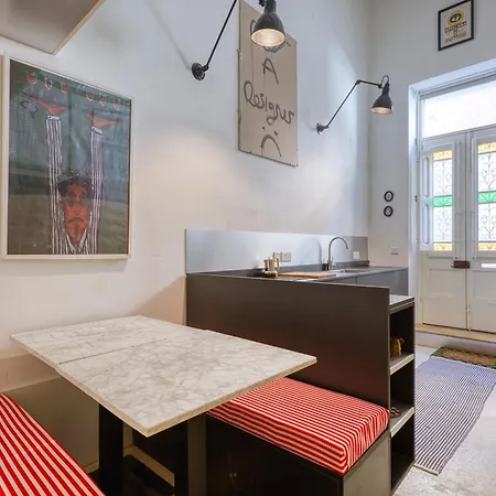 The 1br Home, Steps From Seafront