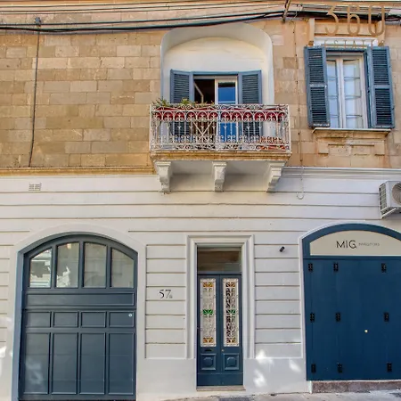 The 1br Home, Steps From Seafront